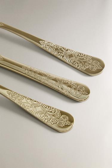 CUTLERY SET WITH EMBOSSED PIECES - Cava by Zara - Image 2