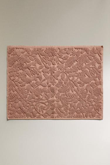 TOALHA DE PISO JACQUARD DE VELUDO COM ANTIDESLIZANTE - Rosa-polvilhado da Zara - Imagem 0