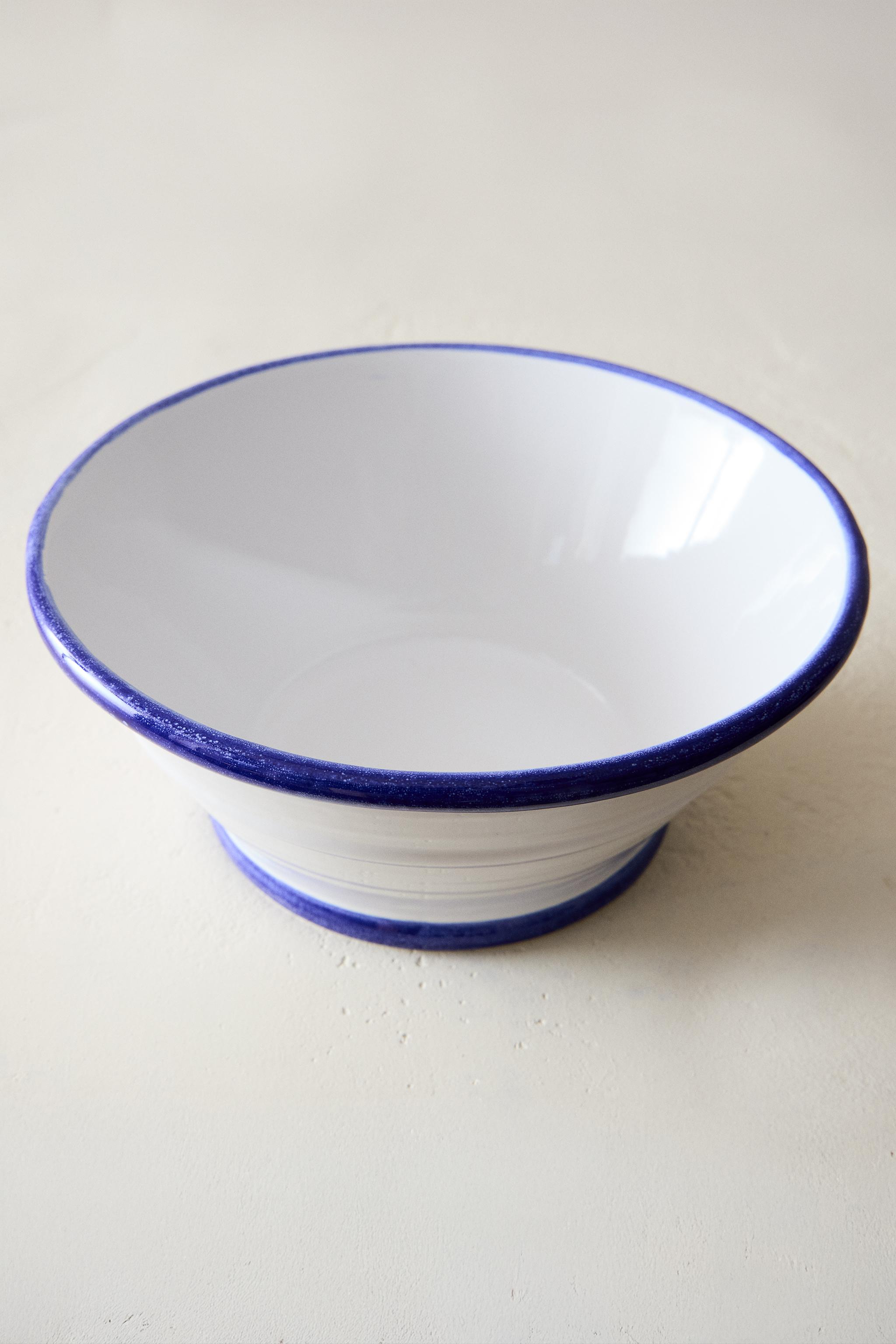 STONEWARE SALAD BOWL WITH CONTRASTING RIM