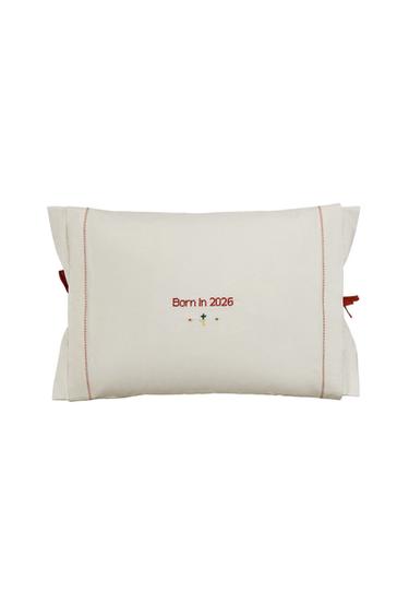 KIDS' "BORN IN 2026" CUSHION COVER – Antikfehér a ZARA-tól