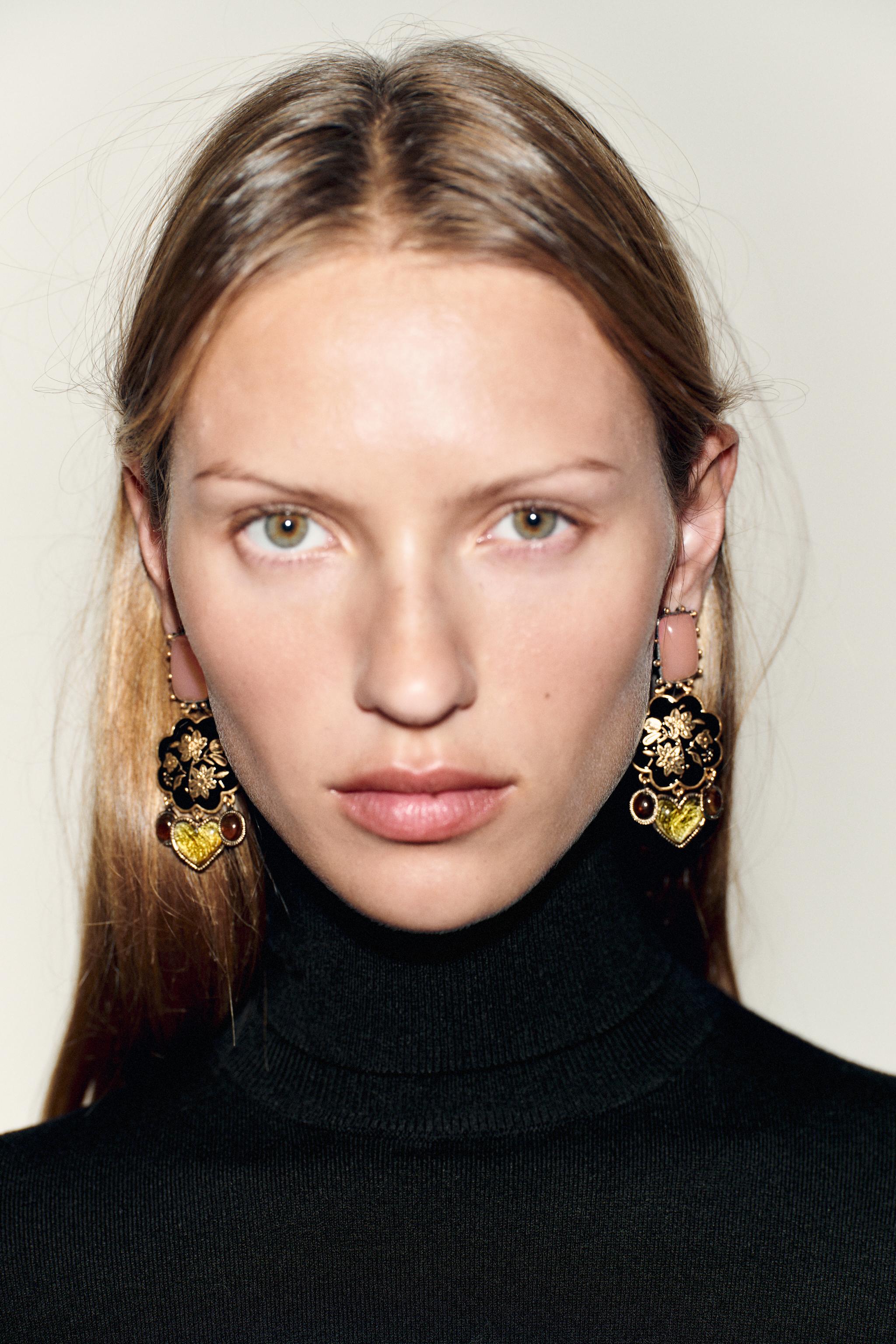 BOUCLES D'OREILLES À PIERRE, FLEURS ET CŒUR