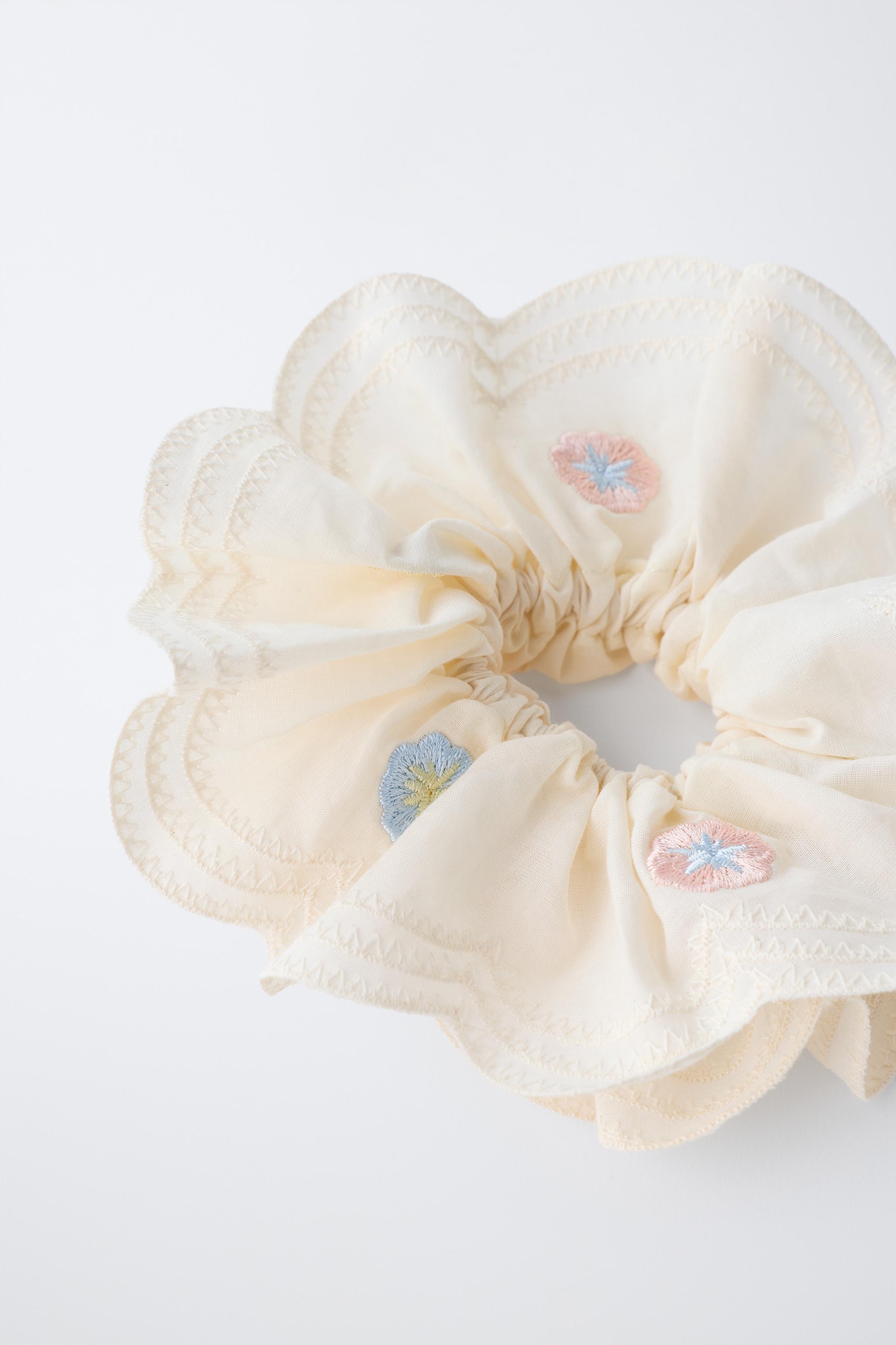 EMBROIDERED FLOWER SCRUNCHIE