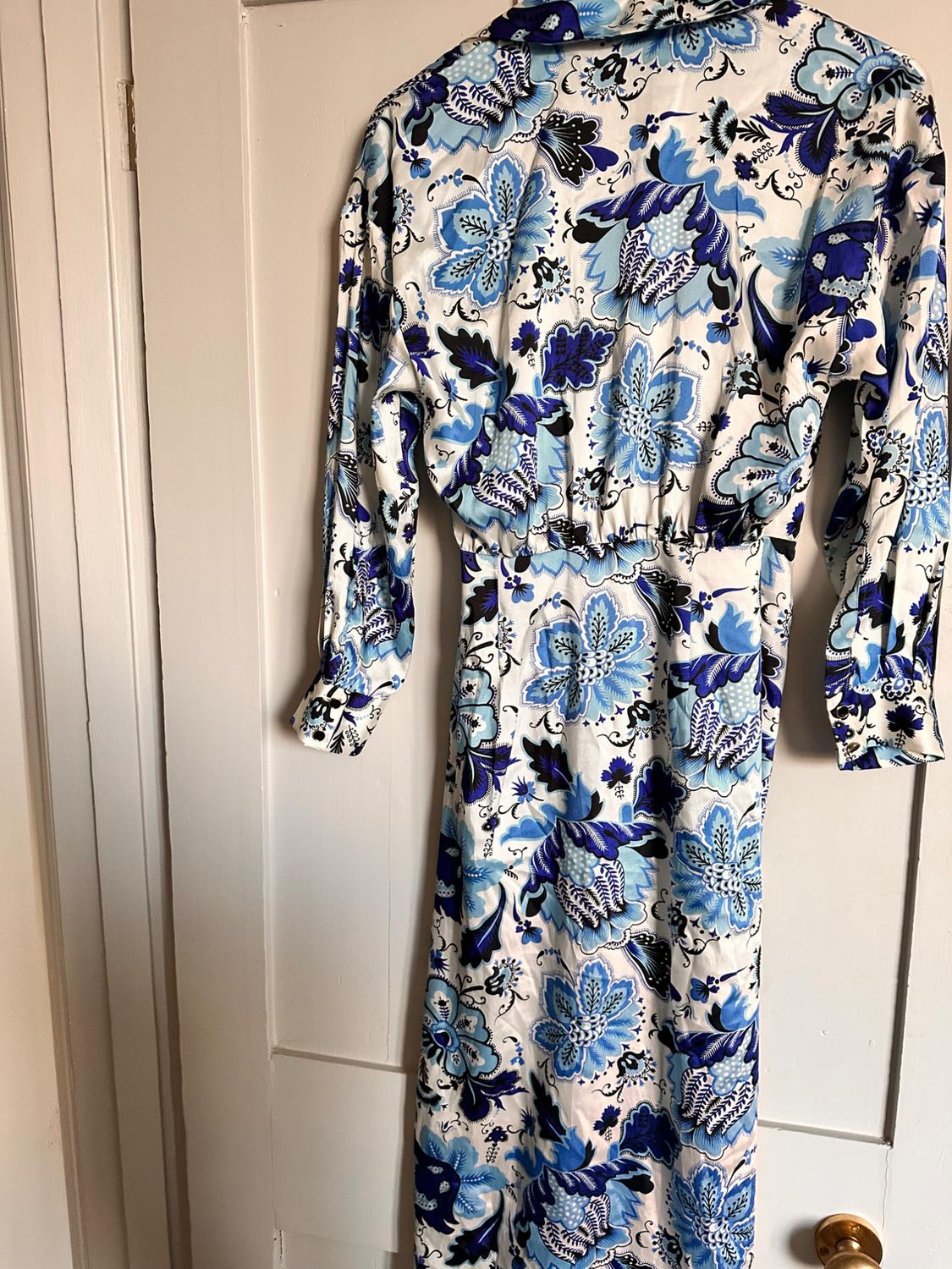 CROSSOVER DRESS WITH FLORAL PRINT - Image 2