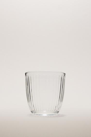 GLAS MIT LINIEN - 990 von Zara