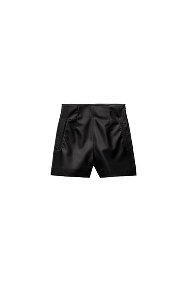 FAUX LEATHER SHORTS WITH A HIGH WAIST