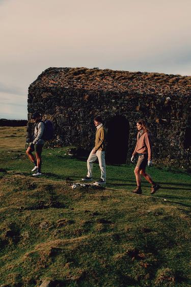 Zara Product image - 877 - Image 0