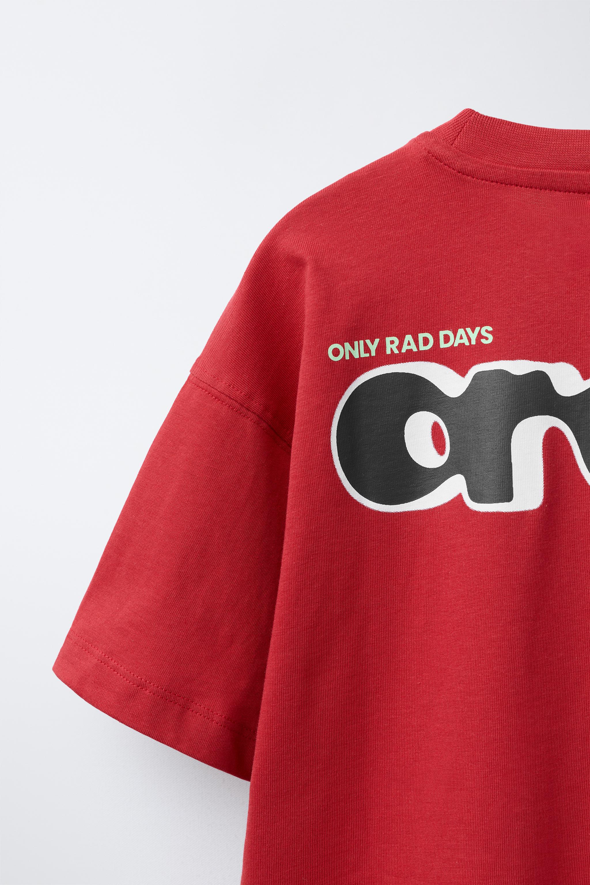 RAISED TEXT PRINT T-SHIRT