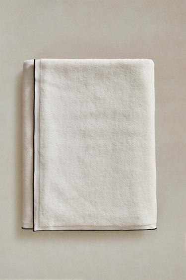 SERVIETTE DE BAIN VELOURS OVERLOCK - Écru de Zara