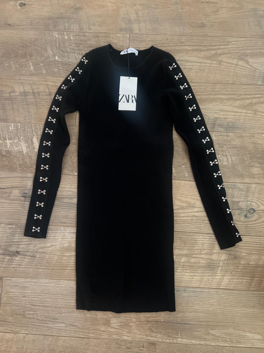 HOOK AND EYE KNIT DRESS TRF