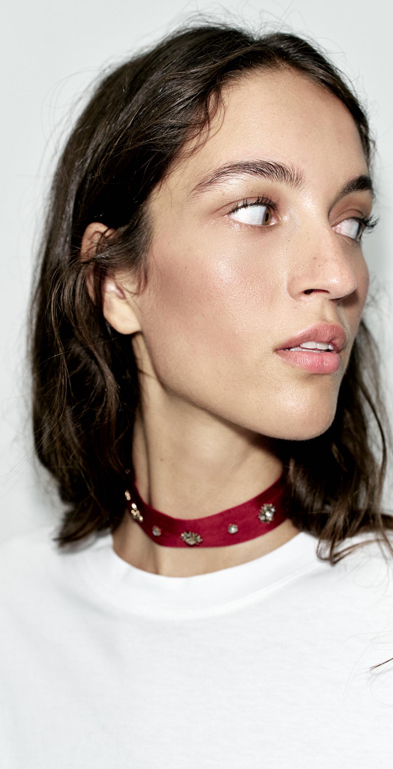 FABRIC RHINESTONE CHOKER NECKLACE — Red