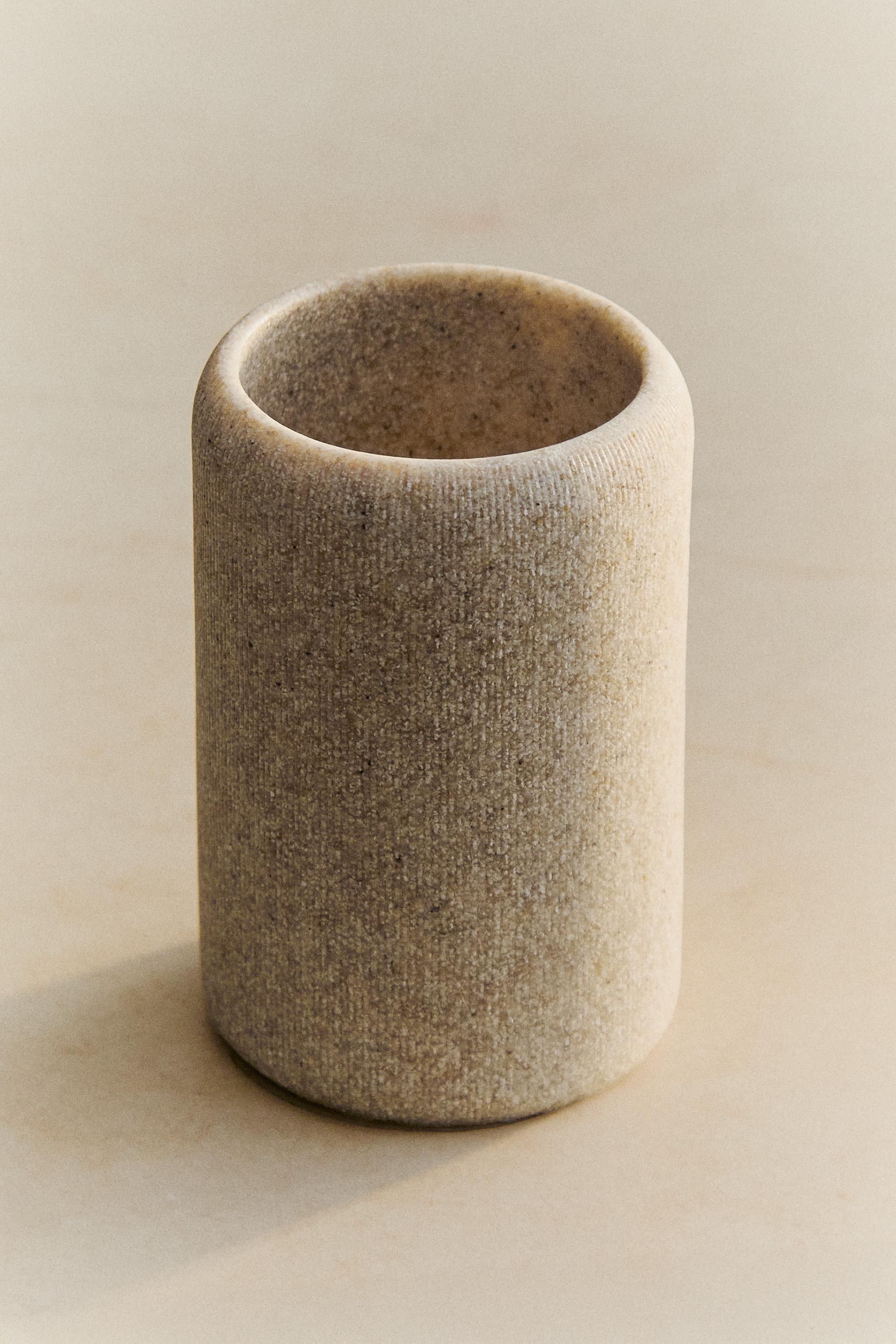 RESIN TOOTHBRUSH HOLDER