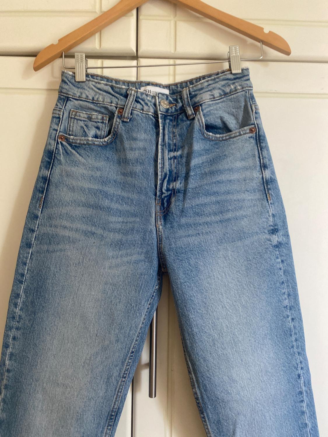 HIGH-RISE TRF MOM JEANS - Image 3