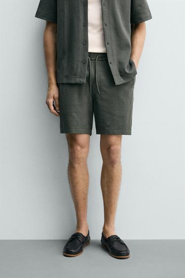 RELAXED FIT TEXTURED BERMUDA SHORTS - Khaki by Zara