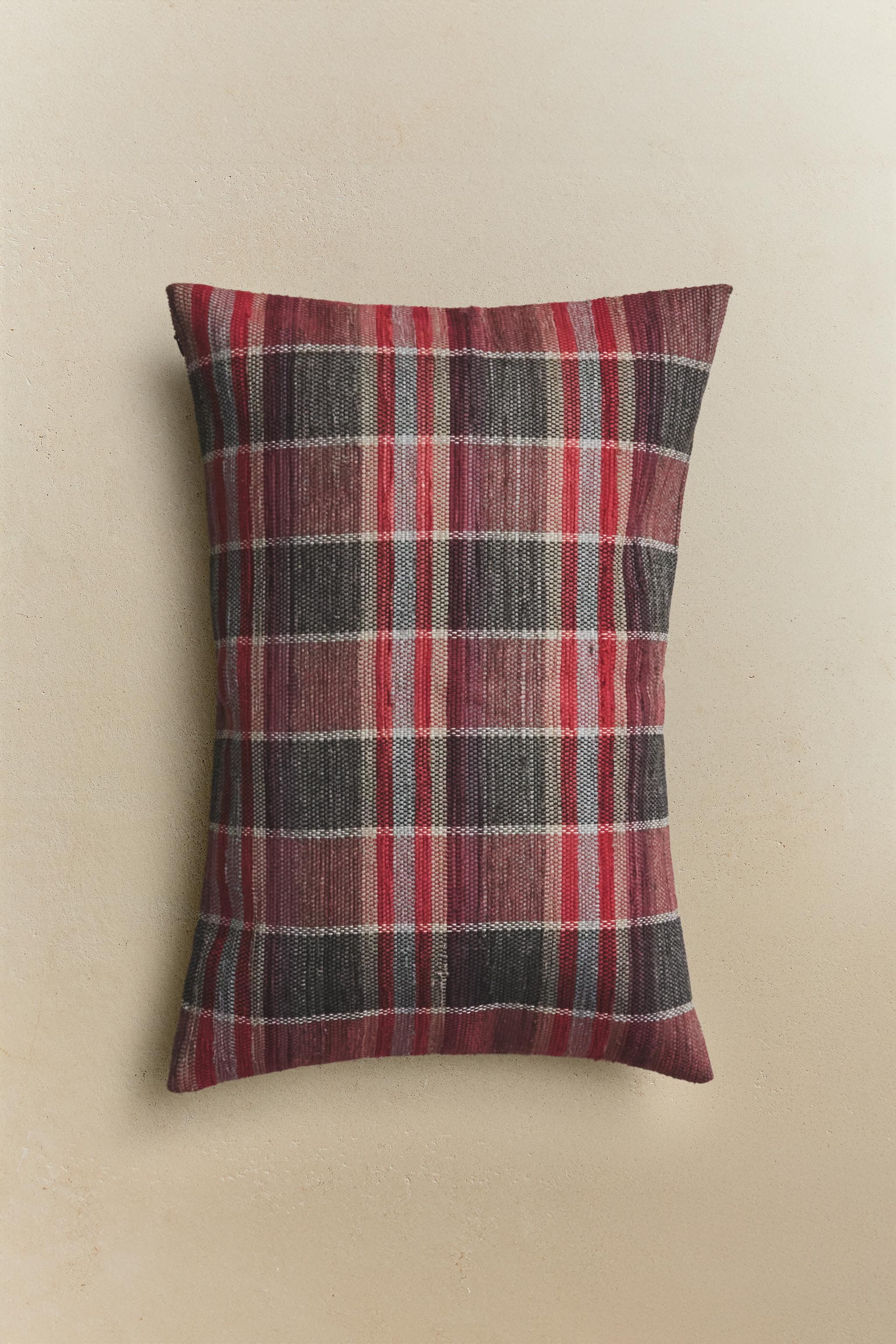 CHECK THROW PILLOW COVER