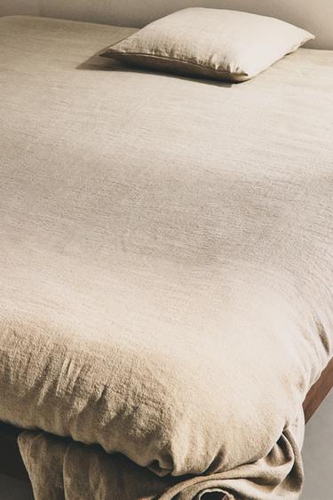 PLAIN WASHED LINEN BEDSPREAD - Light beige by Zara