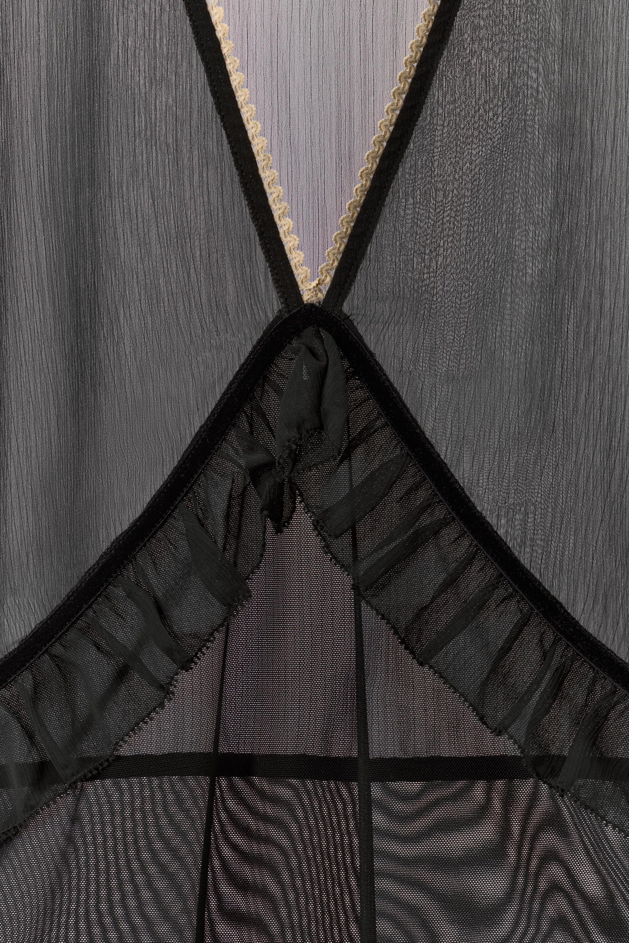 CONTRAST LACE TRIM RUFFLED BODYSUIT