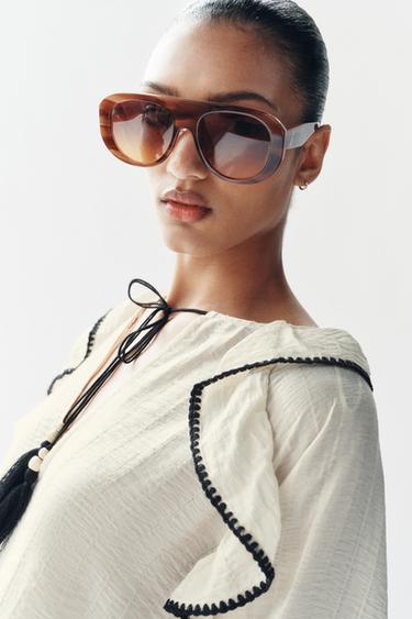 BLOUSE À VOLUME ET VOLANTS - Écru / Noir de Zara - Image 2