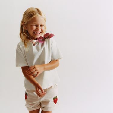TWILL BERMUDA SHORTS WITH CROCHET STRAWBERRIES - Ecru by Zara