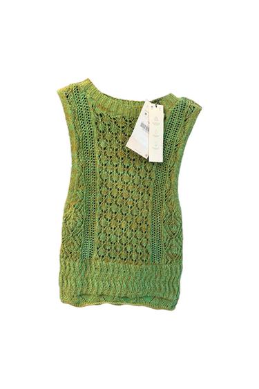 KNIT TOP