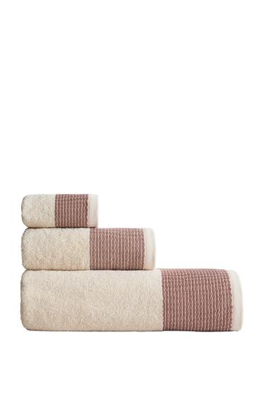 BATH TOWEL WITH PLEATED BORDER - dark russet by Zara