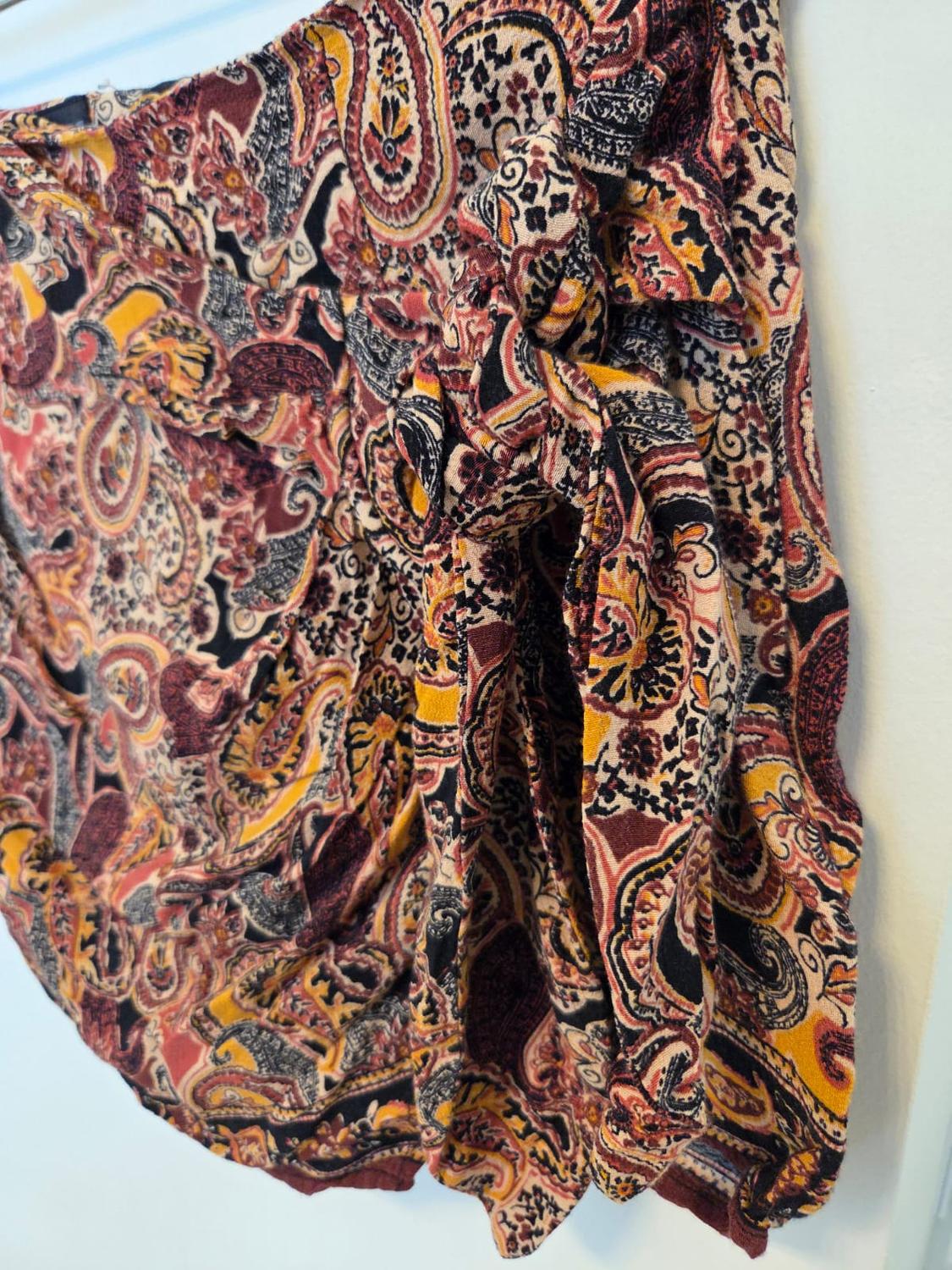 PRINTED WRAP SHORTS