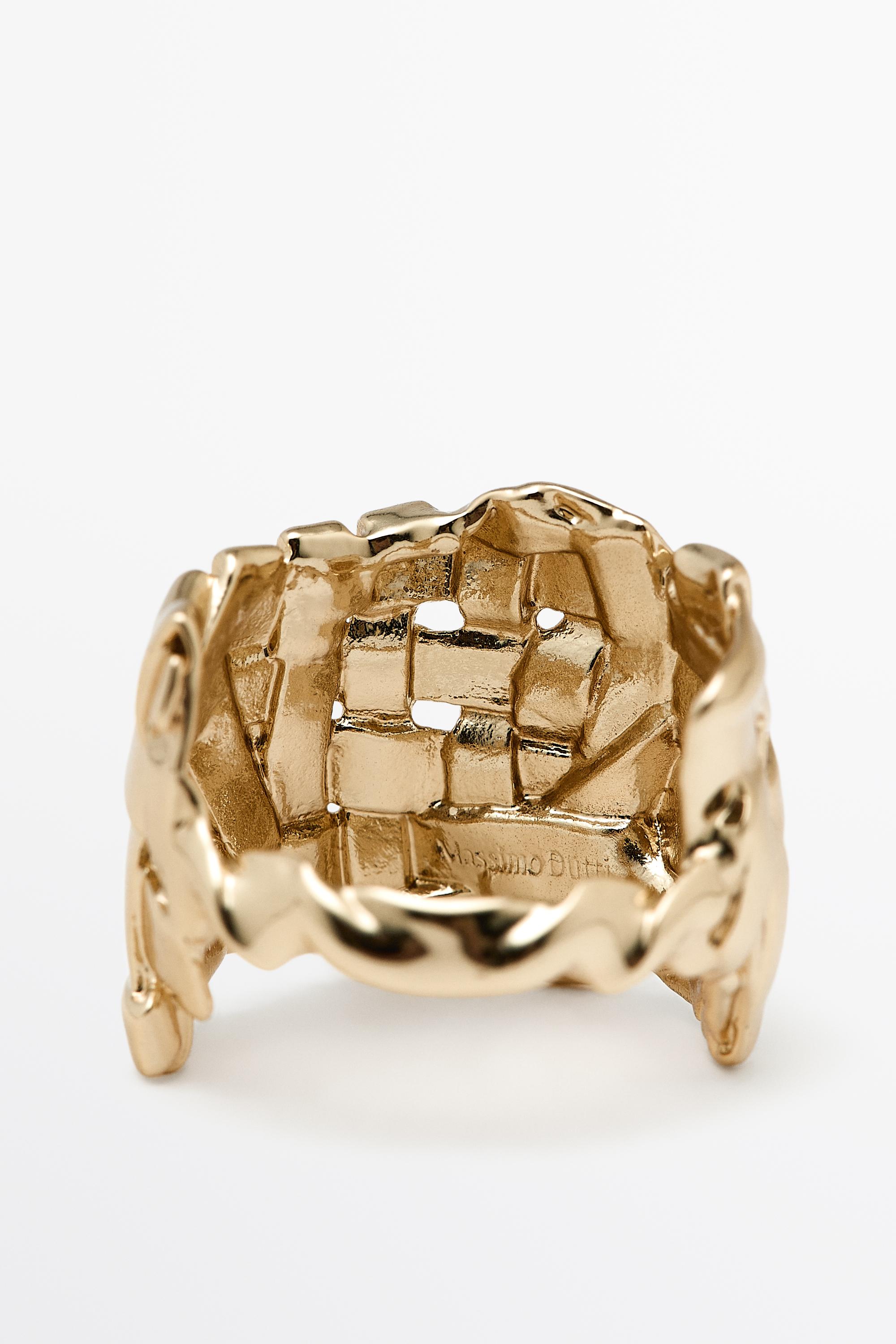 Basket detail ring