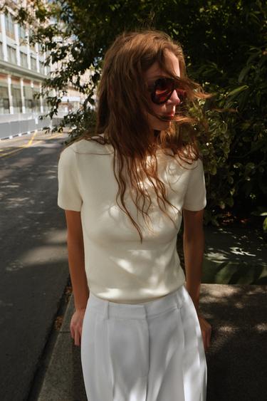TOP PUNTO MANGA CORTA TACTO SUAVE - Crudo de Zara
