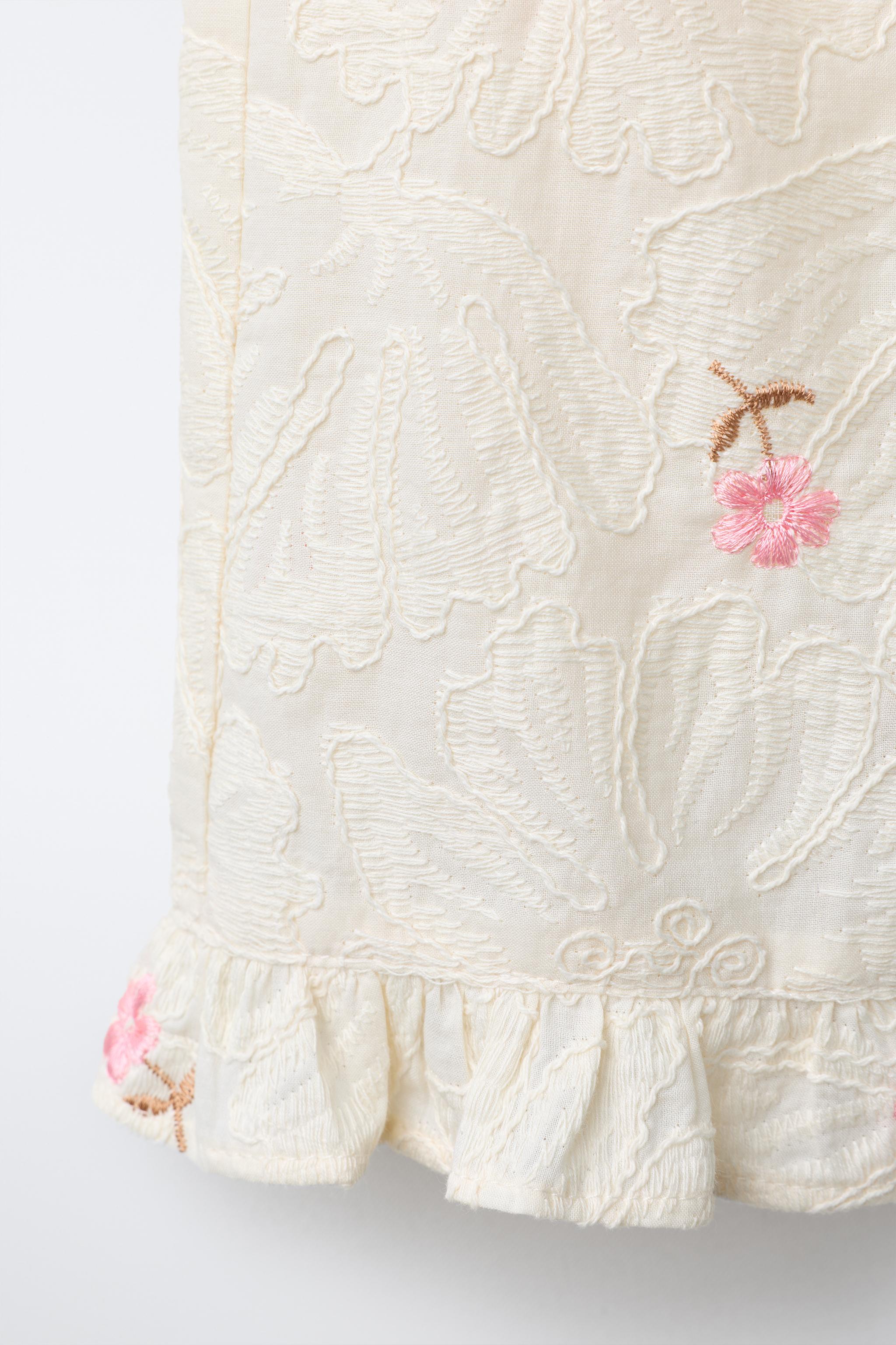 EMBROIDERED FLOWERS PANTS
