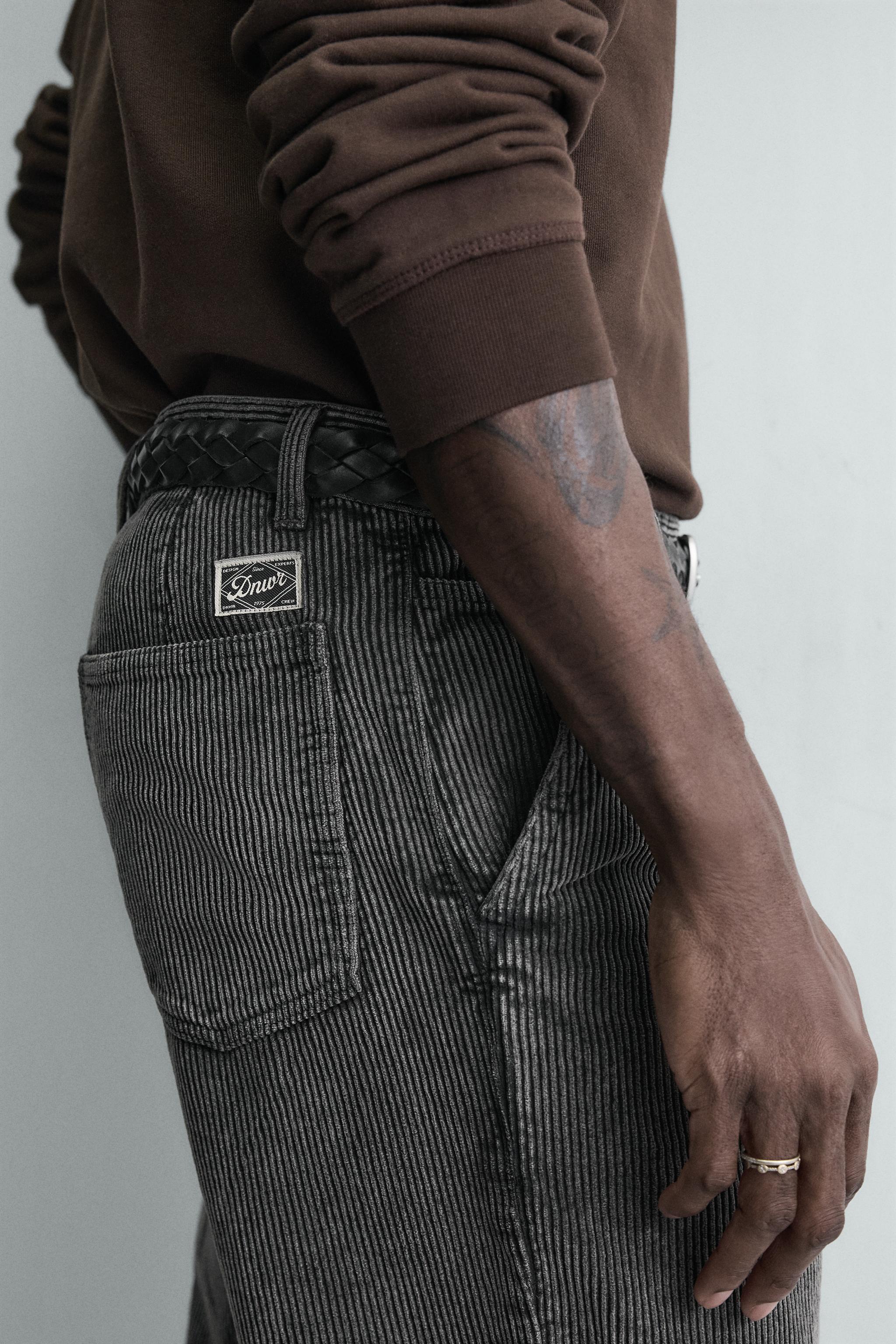PANTALON CARROT FIT EN VELOURS CÔTELÉ