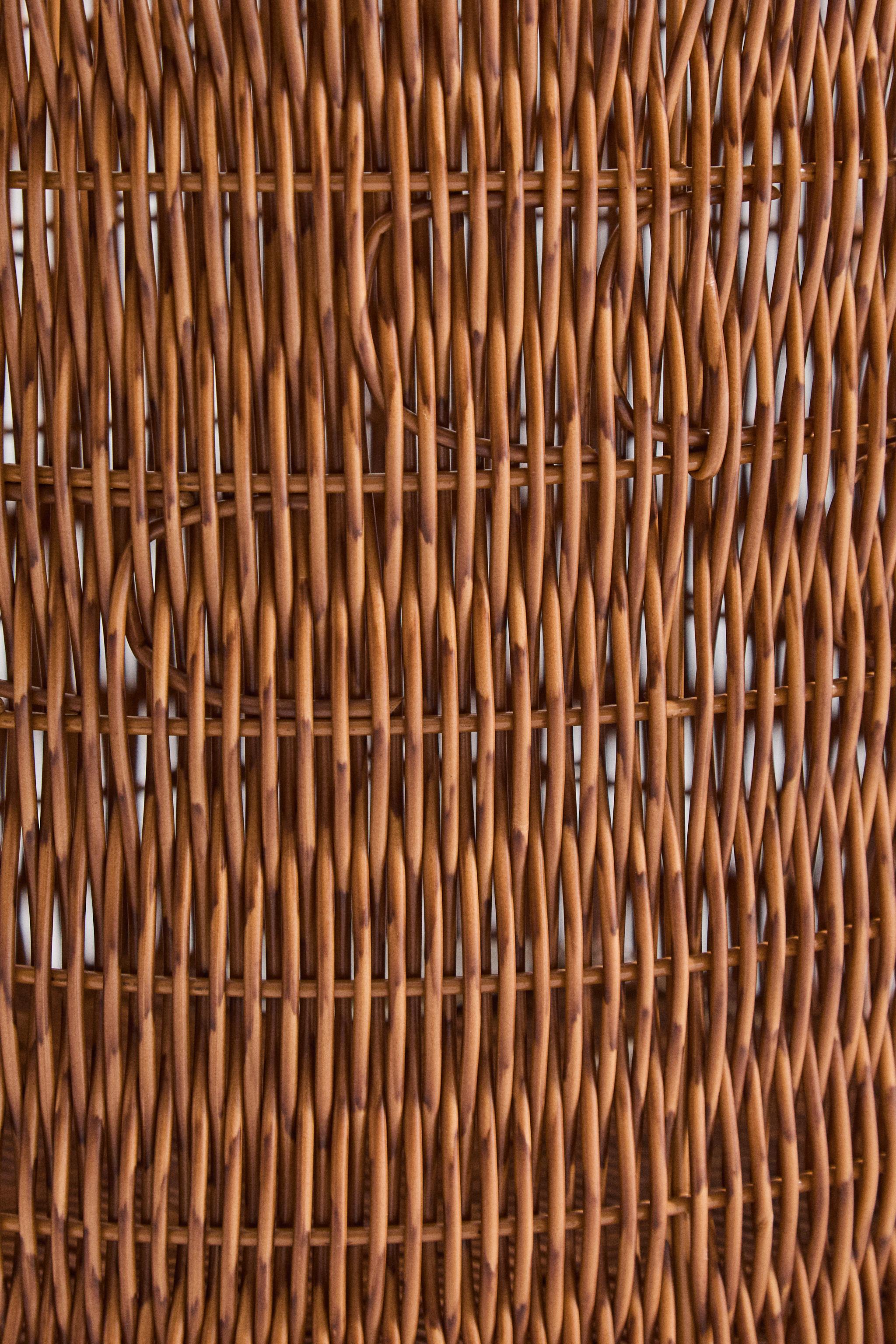ROUND RECYCLED PLASTIC WAVE BASKET
