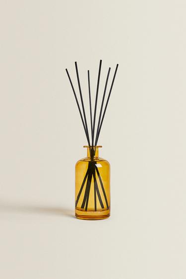 (500 ML) WHITE LOTUS REED DIFFUSERS - Intense red by Zara