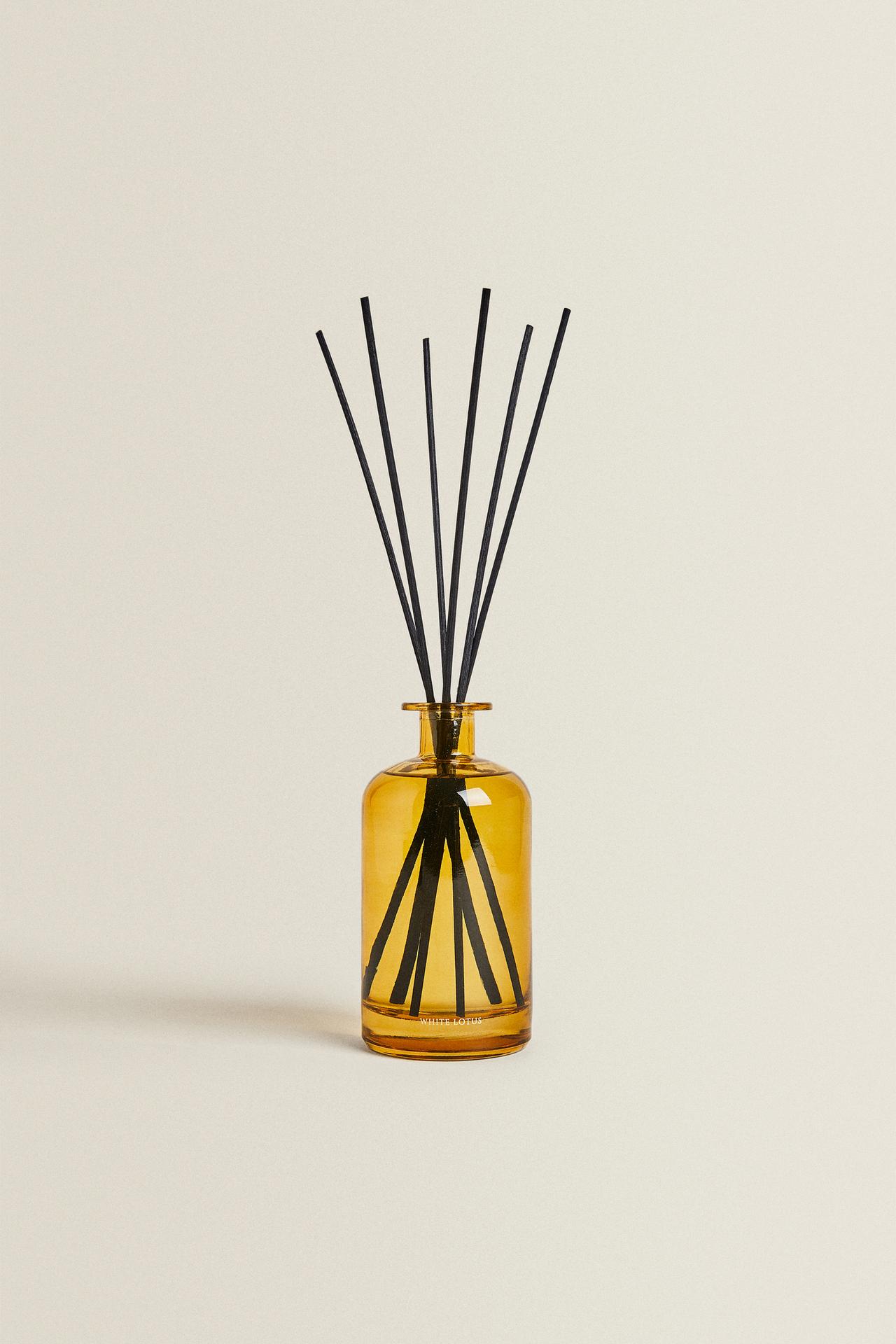 (500 ML) WHITE LOTUS REED DIFFUSERS — Intense red