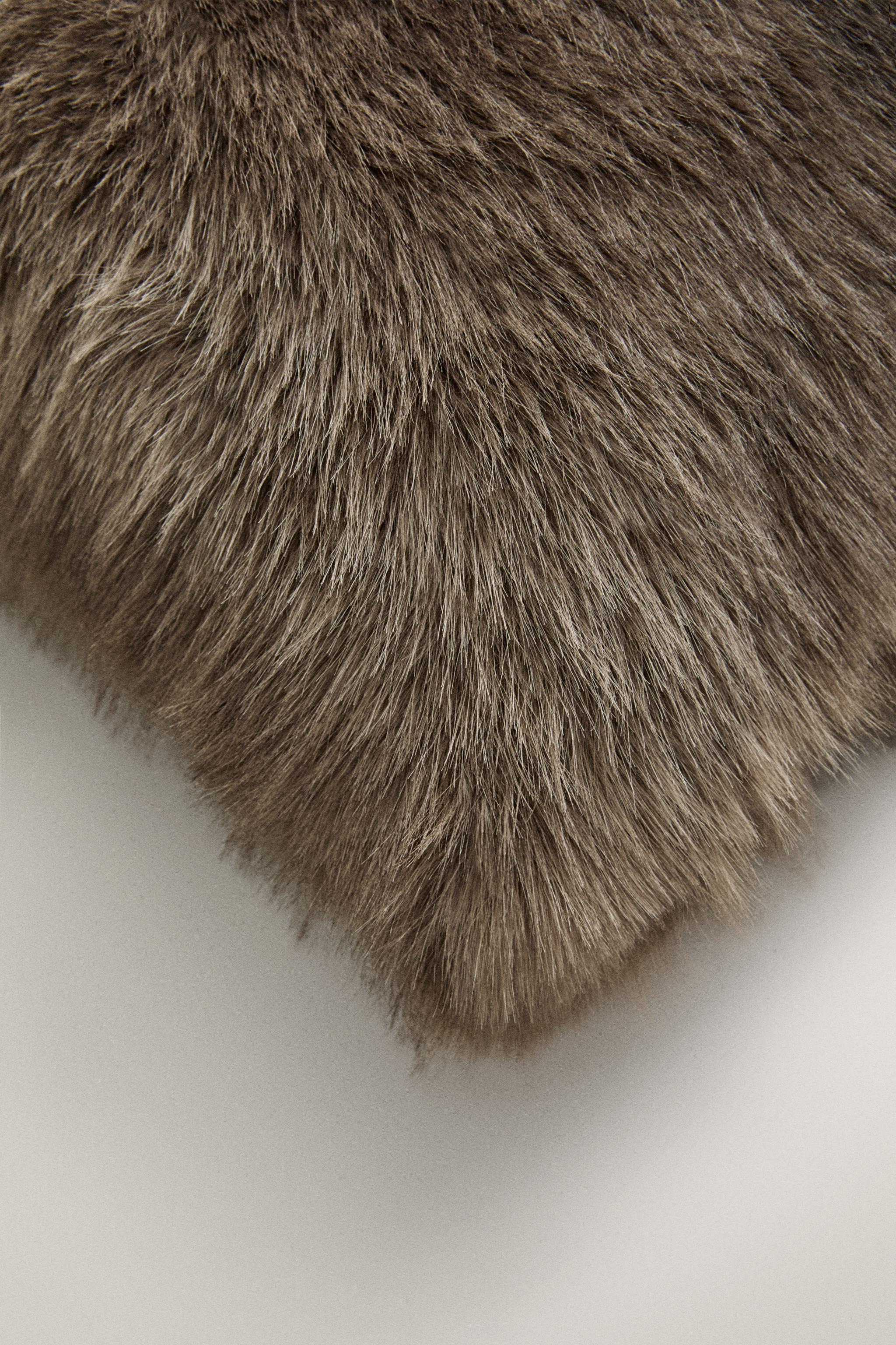 HOUSSE DE COUSSIN FOURRURE RAYURES