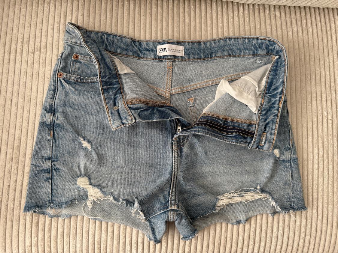 TRF HIGH-WAIST DENIM RIPPED SHORTS - Image 2