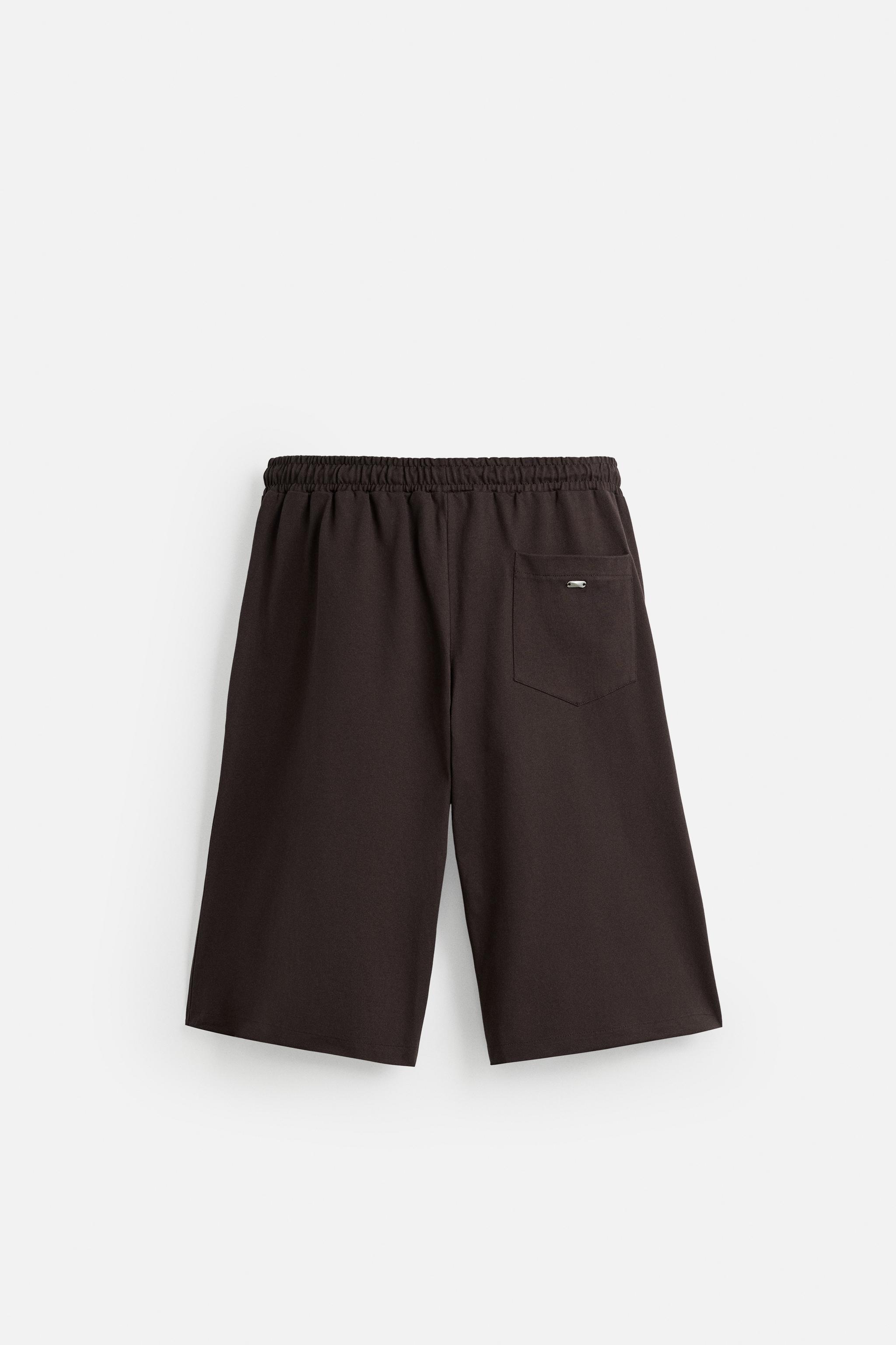★COOR★ Wide pleated bermuda shorts black CXD3PT08V-BLK PLEATED BERMUDA SHORTS - BLACK | COS