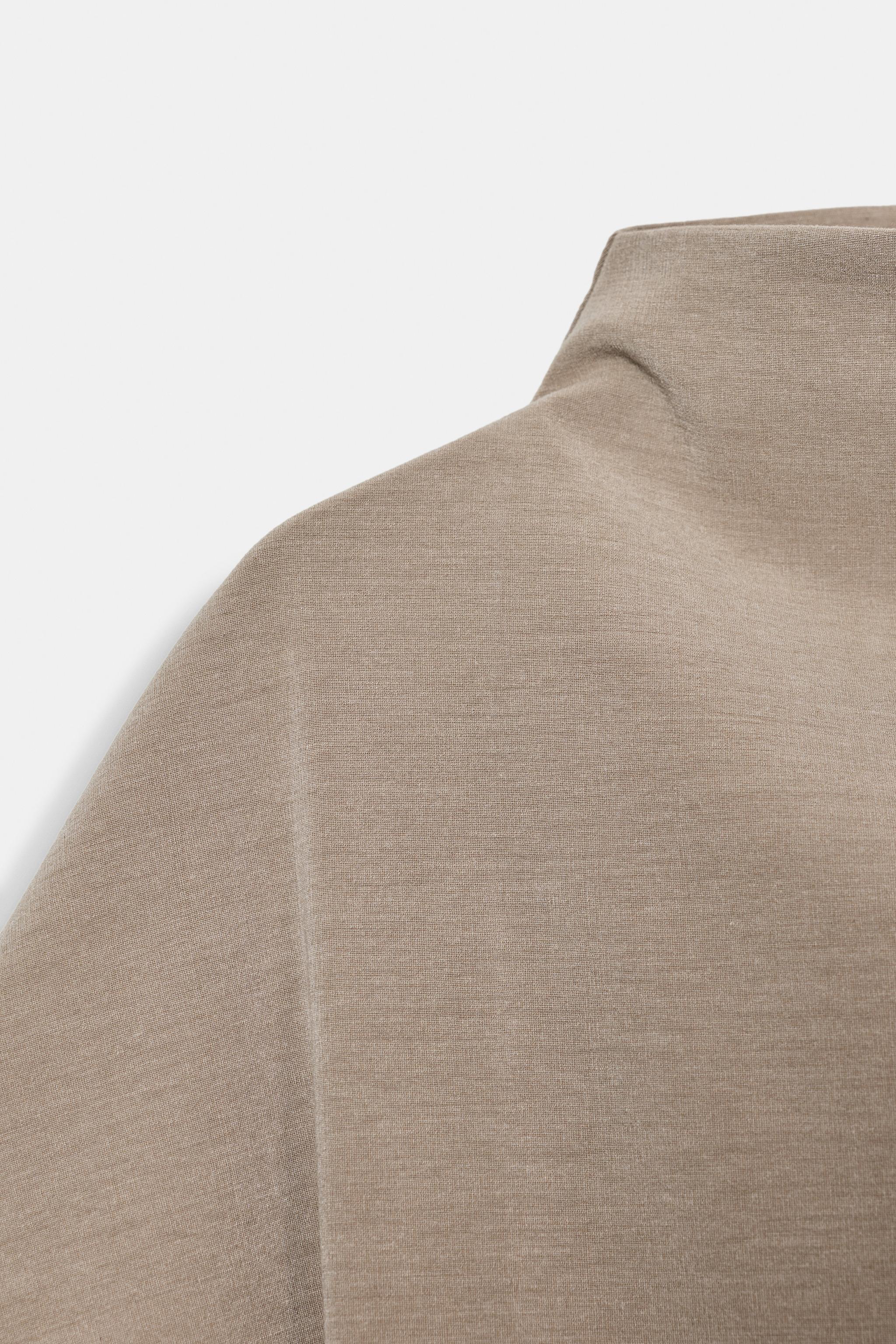 MOCK NECK TOP