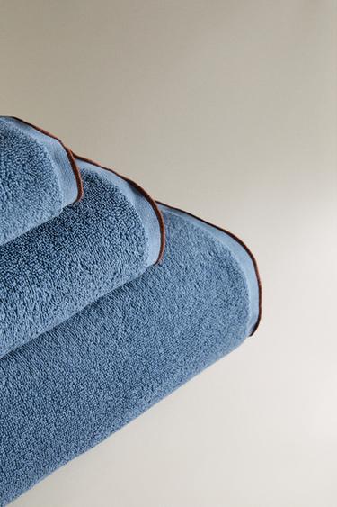 SERVIETTE DE BAIN SURPIQÛRES COULEUR - bleu-poudré de Zara - Image 1