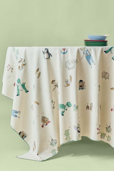 CHILDREN'S RESIN-COATED TOY STORY © DISNEY/PIXAR TABLECLOTH - Multicoloured by Zara