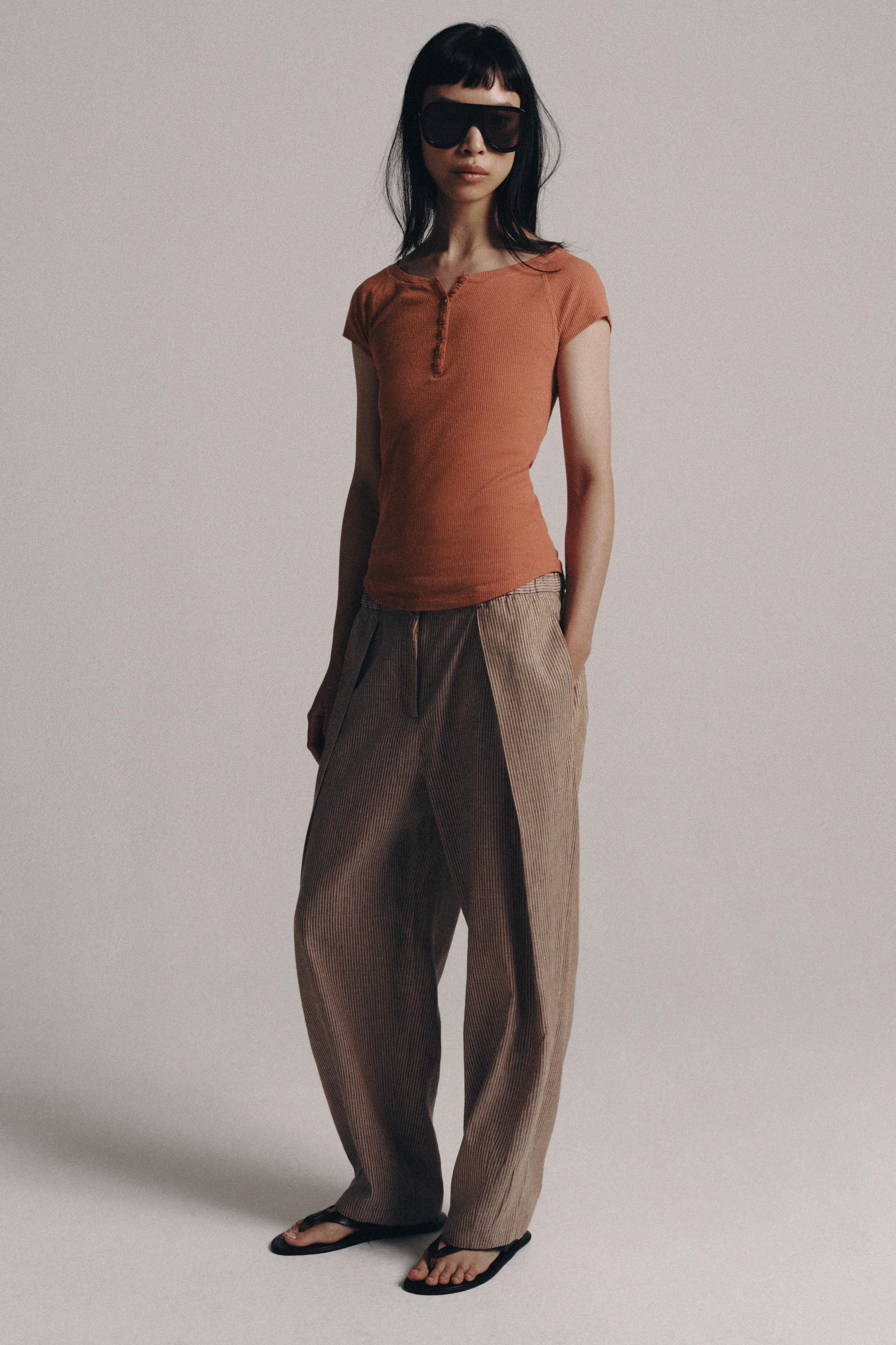 T-SHIRT À BOUTONS EN LIN