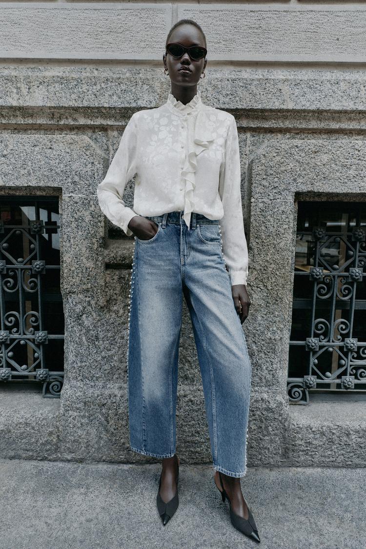 JACQUARD FLORAL RUFFLES BLOUSE