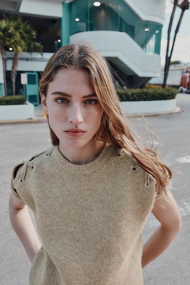 JUMPER WITH SHOULDER DETAIL - ecru/khaki by Zara