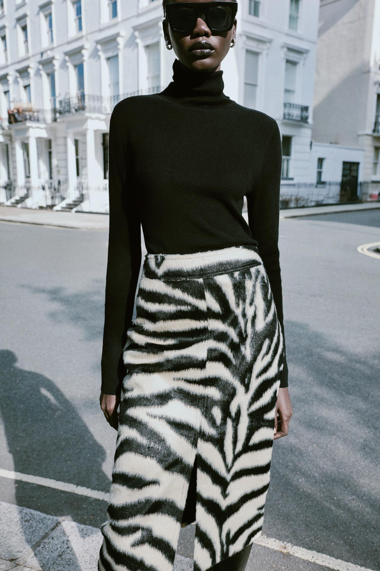 Faux fur midi skirt — Black / White