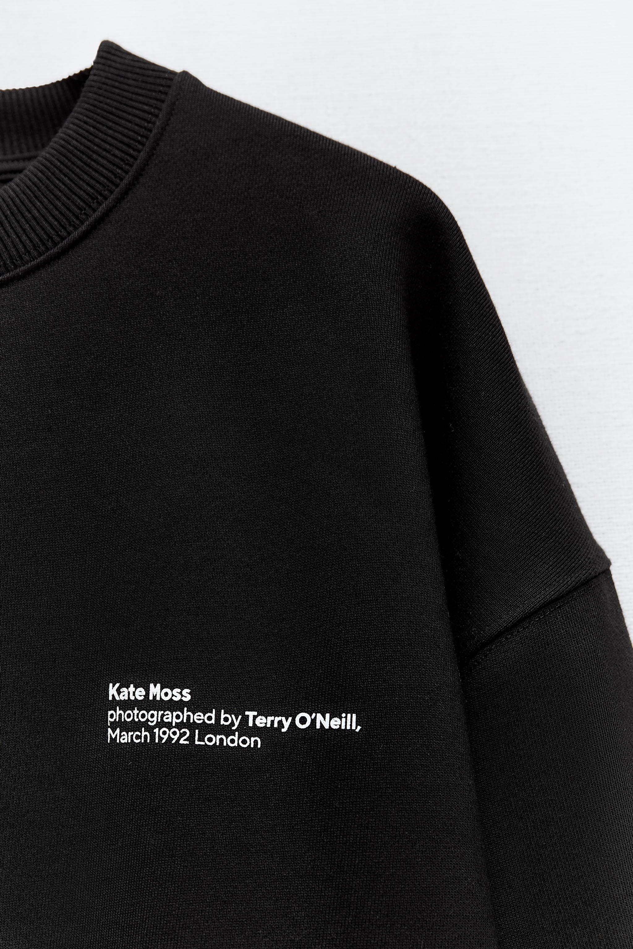 KATE MOSS © ICONIC IMAGES / TERRY O’NEILL 2024 SWEATSHIRT
