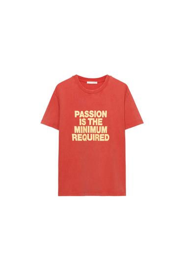 T-SHIRT MIT WASCH-EFFEKT UND TEXT - Rot von Zara