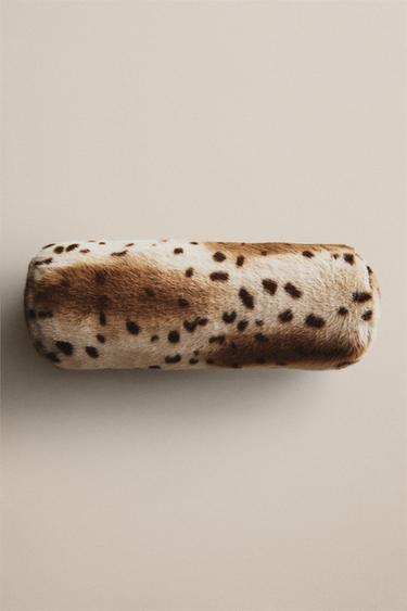 NACKENROLLE AUS FELL MIT ANIMAL-PRINT - Gepard von Zara