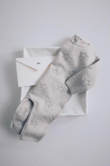 MONO LARGO PUNTO ESTRELLAS BORDADAS - Gris claro de Zara