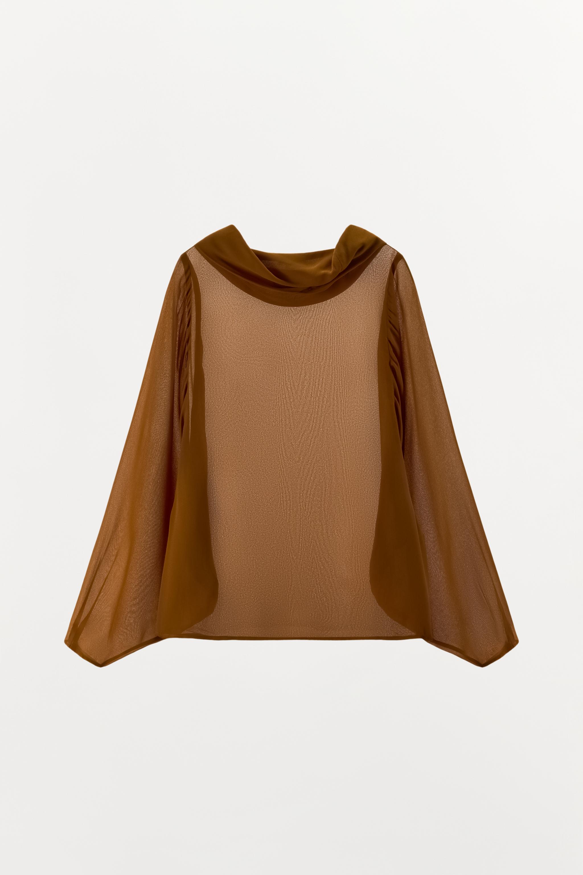 MINIMAL BLOUSE WITH FLUID NECKLINE