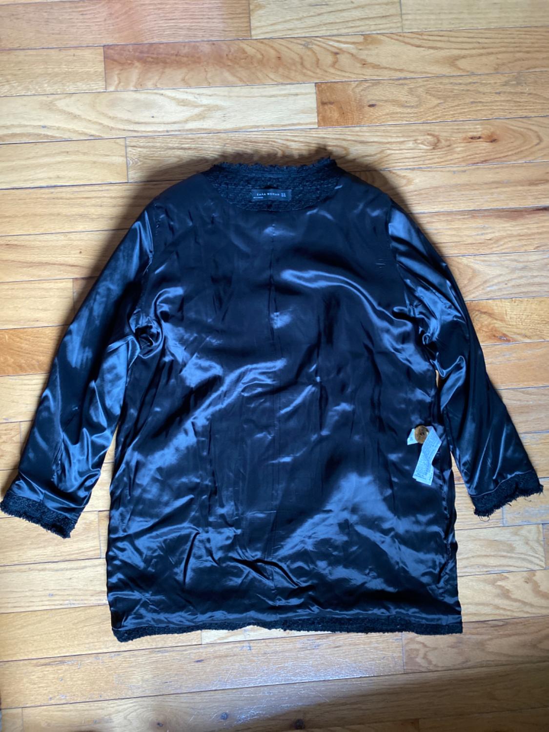 GOLDEN BUTTONED SHORT COAT - Image 4