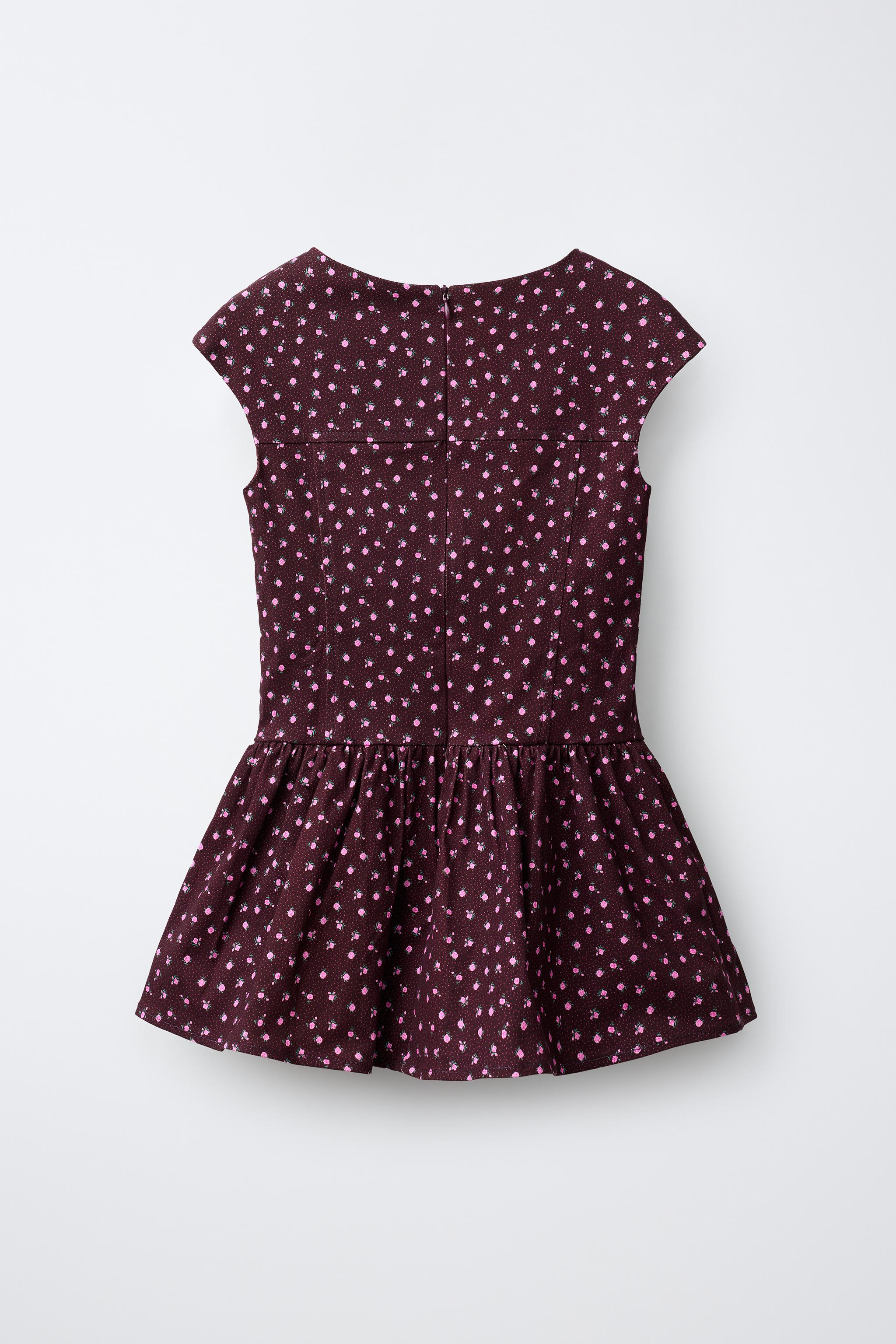 ROBE À FLEURS ET VOLANTS
