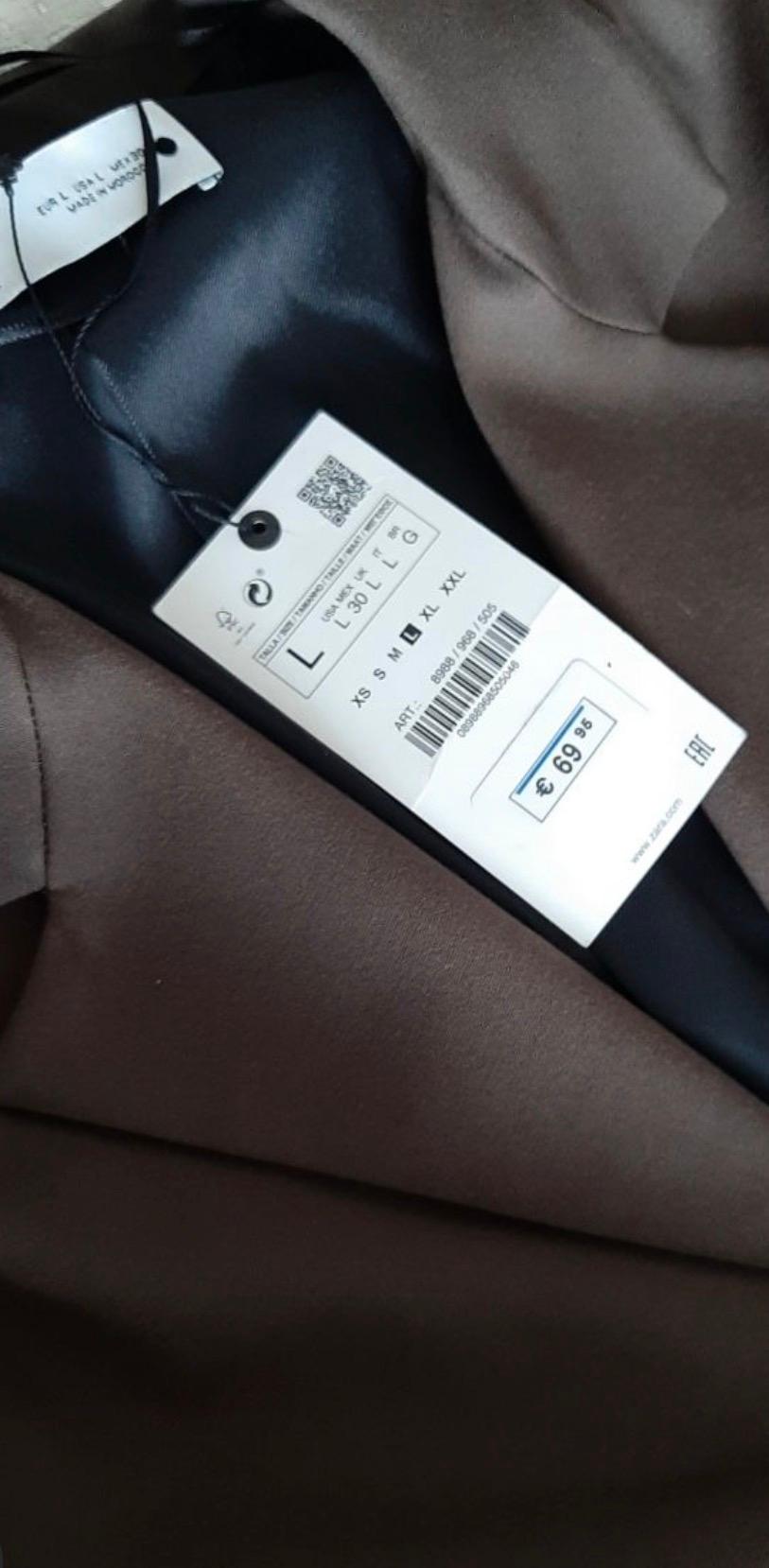 FITTED JACKET WITH PLEATED DETAILS - Image 3